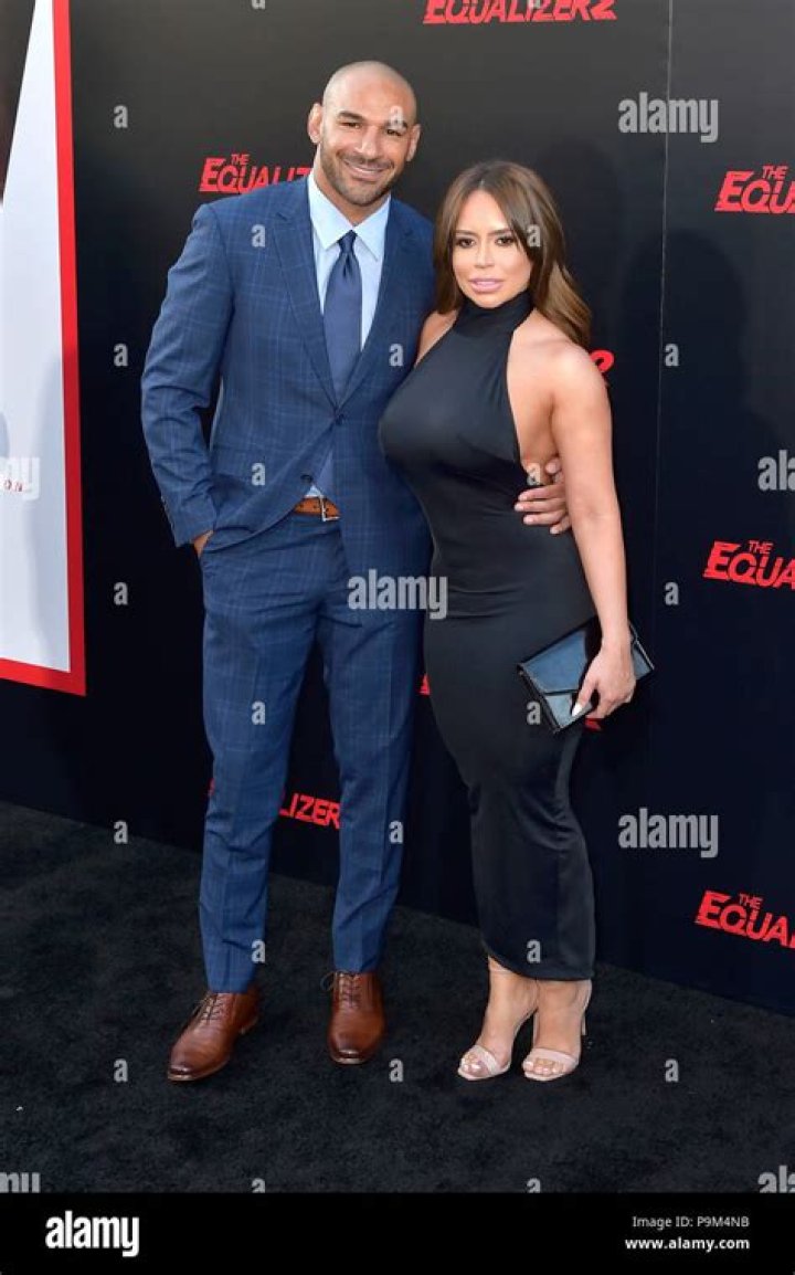 
Jay Hieron Wife, Relationships, Net Worth, Height & Age