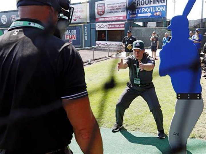 Jen Pawol on verge of becoming first MLB woman umpire, gets full-time spring training assignment