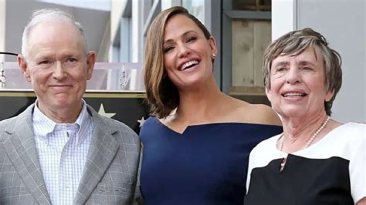 Jennifer Garner Height, Weight, Body Measurements, Wiki, Age, Parents, Husband, Children, Net Worth