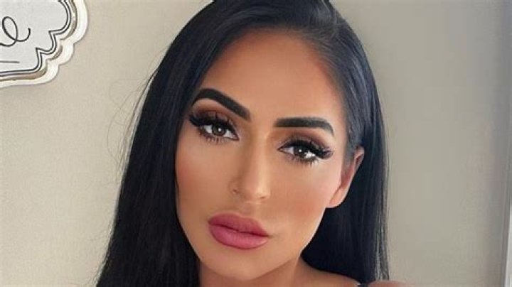 Jersey Shore: Angelina Pivarnick seemingly calls Mike Sorrentino a ‘bad friend’