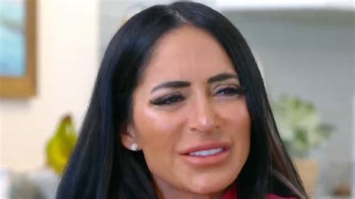 Jersey Shore’s Angelina Pivarnick rants about NYC restaurant drama on Thanksgiving: ‘No respect’