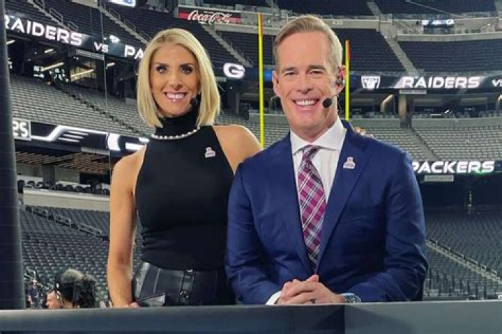 Joe Buck (ESPN) Bio, Wiki, Age, MLB, Wife, FOX Sports, Net Worth