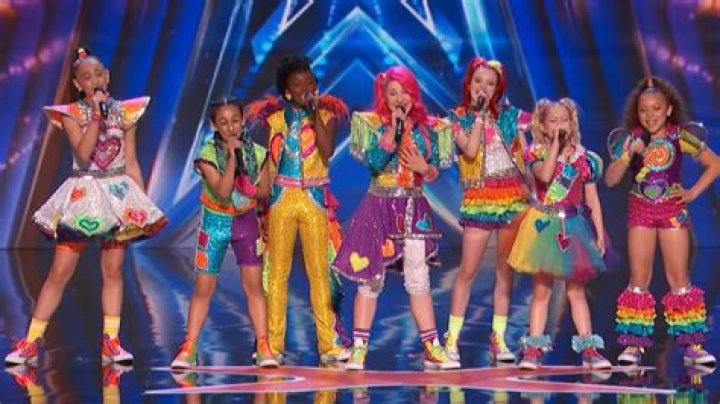 JoJo Siwa introduces her new girl group XOMG Pop! on America’s Got Talent