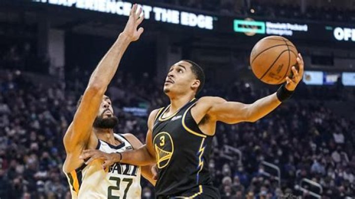 Jordan Poole scores 20 points, Warriors hold off Jazz 94-92