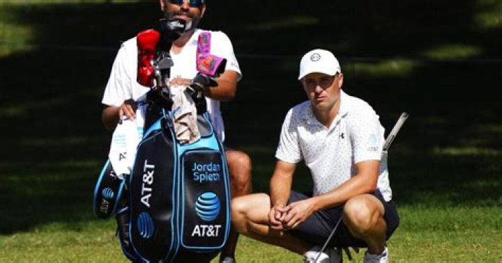 Jordan Spieth part of 3-way tie for the lead at Sony Open
