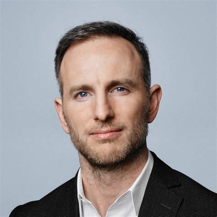 
Joseph Gebbia
Net Worth
