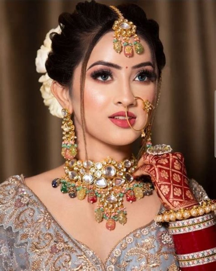 Julia Gisella No Makeup | Latest In Bollywood