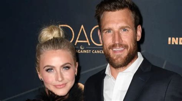 Julianne Hough Age, Height, Bio, Movies, Married, Net Worth