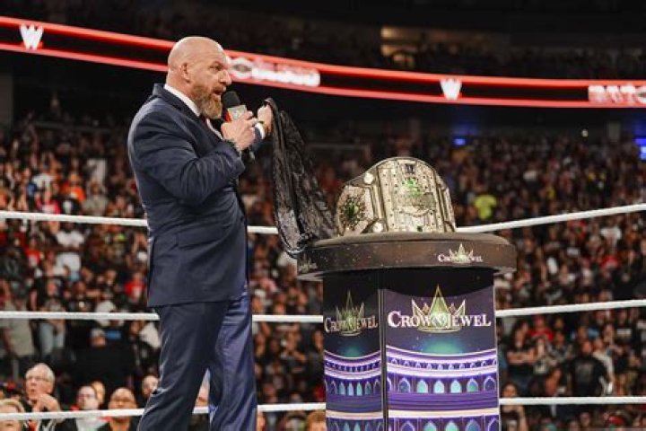 Kane Explains Why He Worked WWE Crown Jewel Despite Controversy
