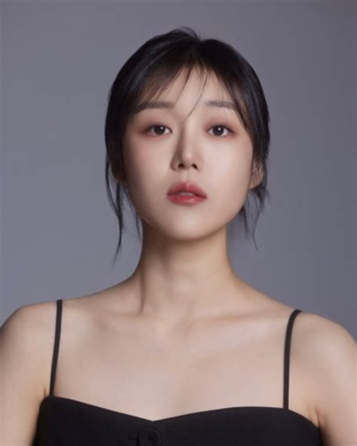 Kang Ye-Won: The Rising Star Of South Korean Entertainment