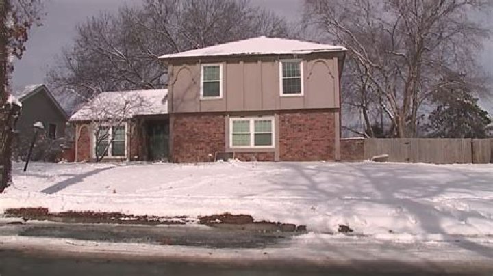 Kansas City man had no idea 3 friends were dead in backyard, attorney says