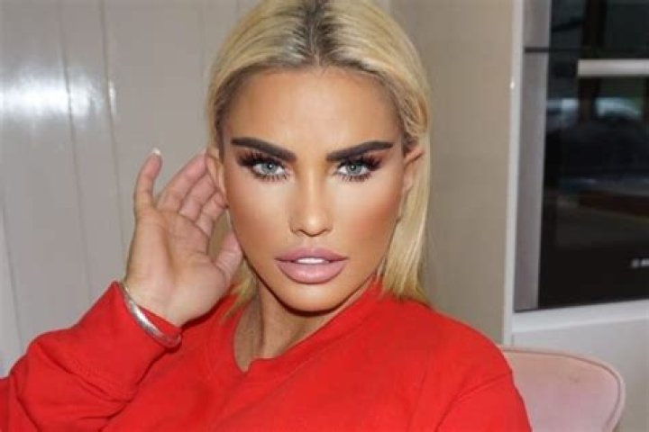 Katie Price ditches hair extensions for short bob ahead of community service