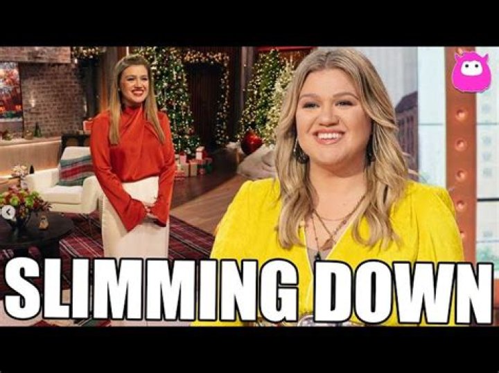 Kelly Clarkson drastic weight loss noticeable in gold dress during holiday show