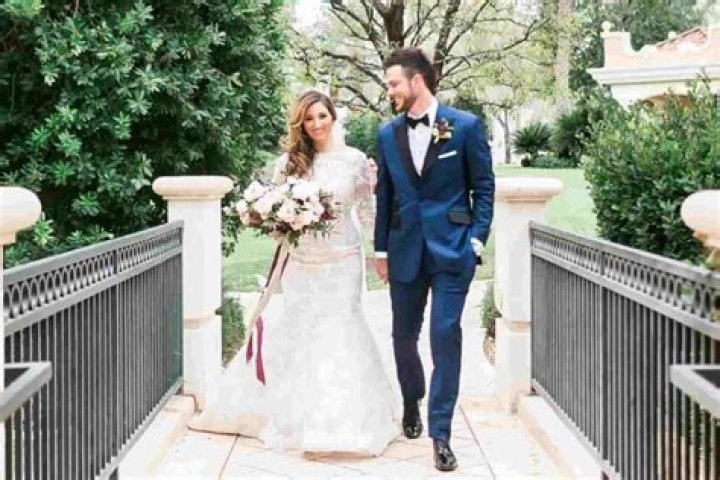 Kris Bryant Wife, & Marriage