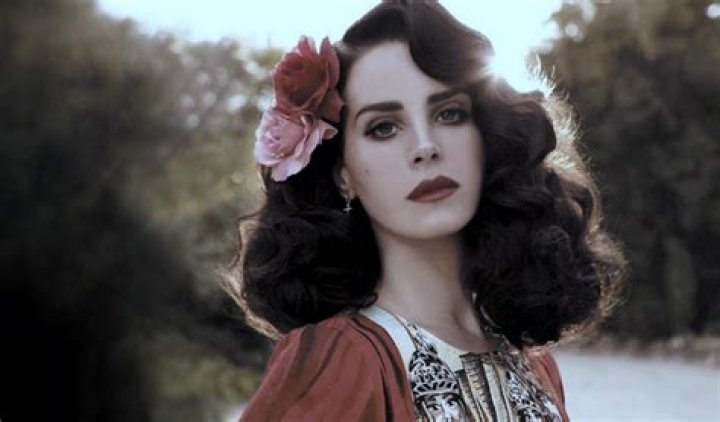 Lana Del Rey Hot: The Enigmatic Beauty And Her Captivating Journey In Music