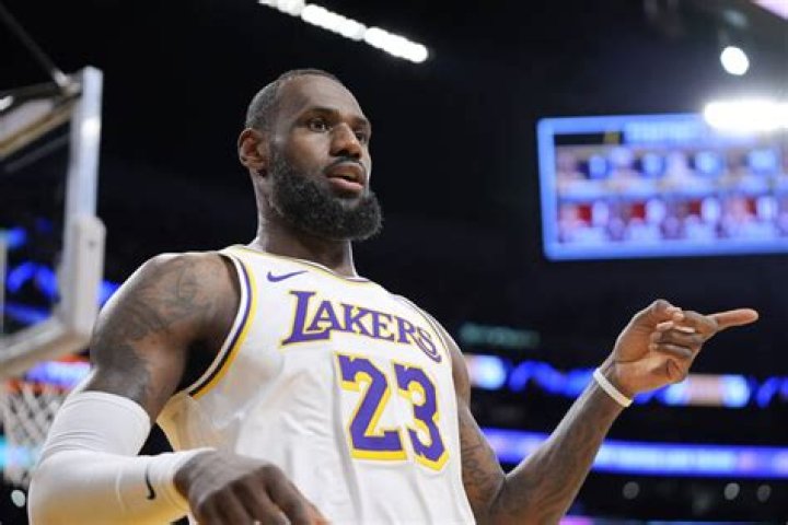 LeBron James makes NBA All-Star team for record 20th time, Kevin Durant for 14th time