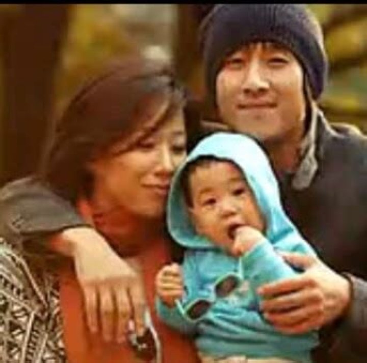 Lee Sun-kyun: Family Ties, Parents, Siblings, Wife, Kids, Nationality, Ethnicity, Net Worth And Wikipedia