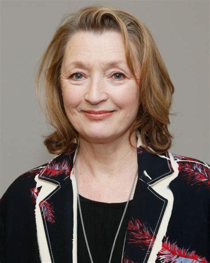 Lesley Manville (Actress) Wiki, Biography, Age, Boyfriend, Family, Facts and More