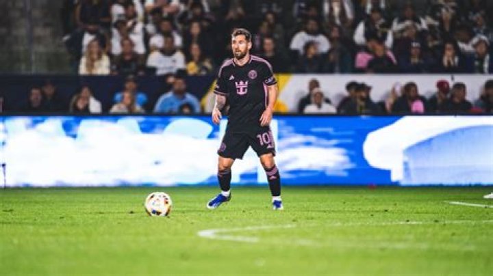 Lionel Messi leads Inter Miami in 3-1 win over Nashville, exits early because of leg injury