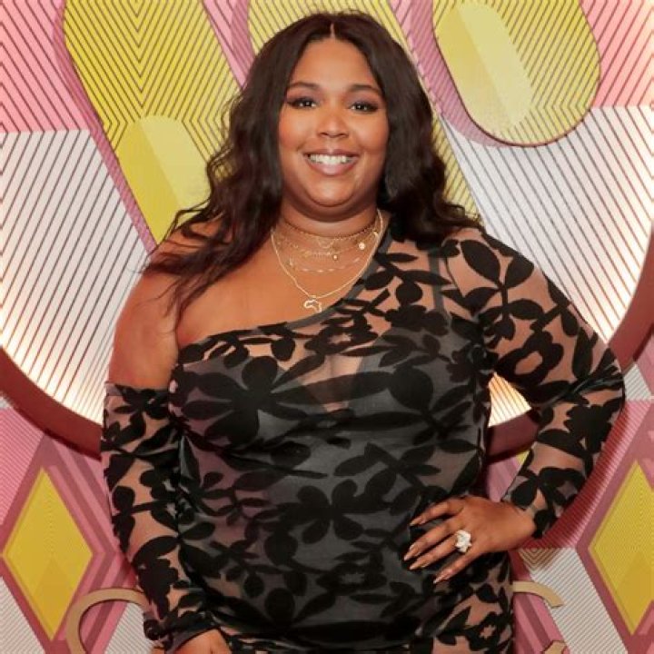 Lizzo - Songs, Truth Hurts & Career