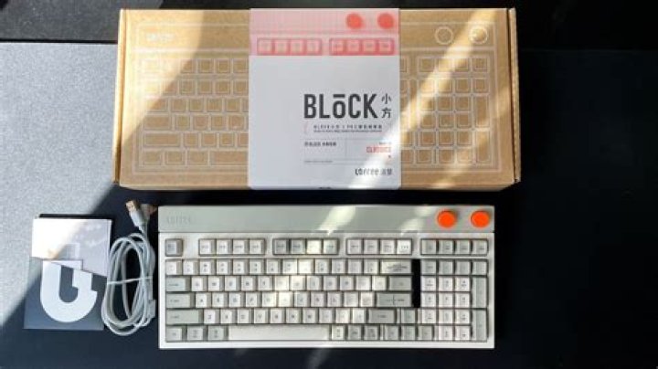 Lofree Block mechanical keyboard review: Type like it’s 1989 with this retro style keyboard