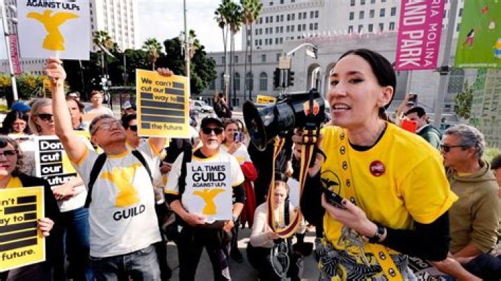 Los Angeles Times guild stages a 1-day walkout in protest of anticipated layoffs