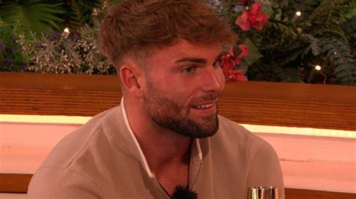 Love Island’s Tom Clare returns to his day job less than a week after finishing third on the show