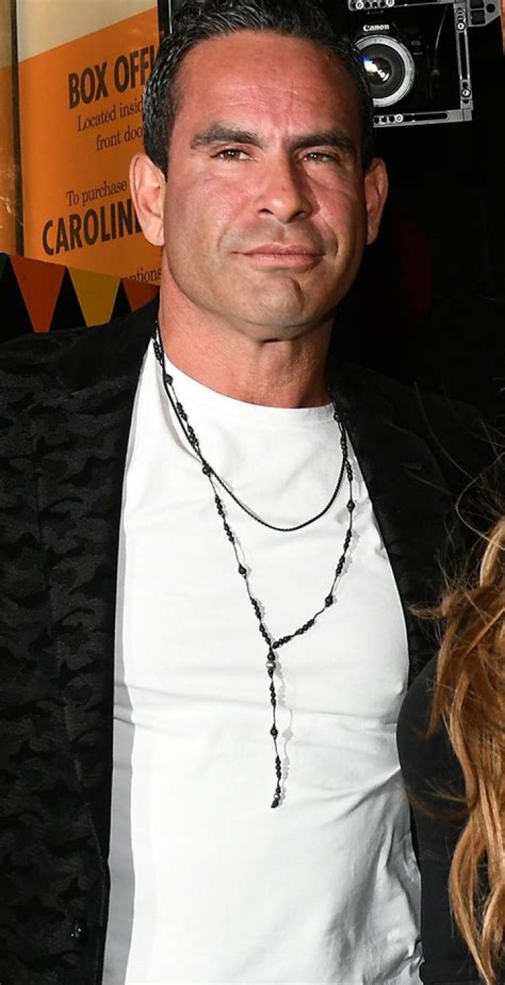 Luis Ruelas Parents ,Wiki, Biography, Age, Girlfriend, Career, Net Worth & More.