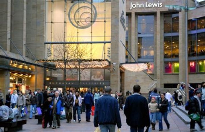 Man dies after plunging from top floor of Reading multi-storey car park in front of horrified Christmas shoppers