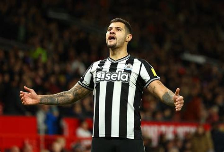 Man Utd 0-3 Newcastle LIVE RESULT: Magpies run riot at Old Trafford as Carabao Cup holders United go OUT - reaction