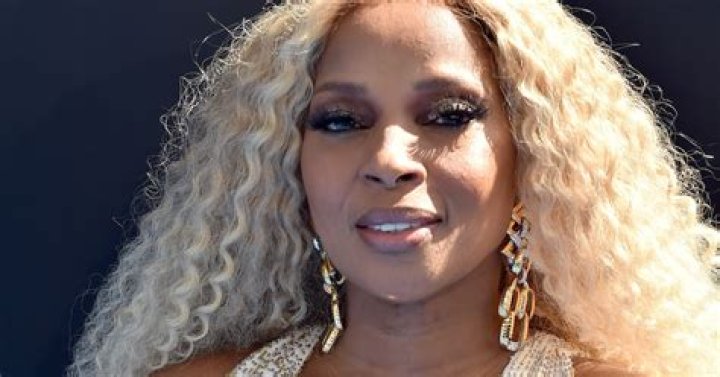 Mary J. Blige's 2019 BET Awards Looks Were All White To Honor Her Damn Self