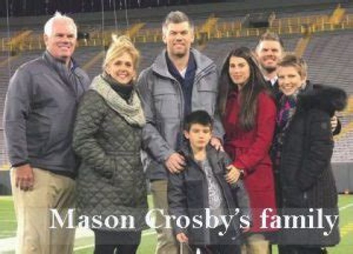 Mason Crosby NFL player, wife, salary, contract, family