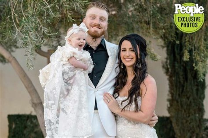 Maxx Crosby's Wife: A Deep Dive Into Their Relationship