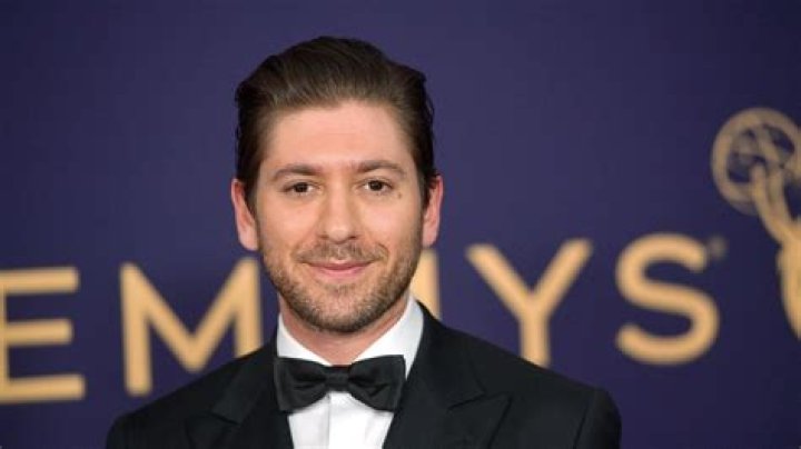 Michael Zegen (aka Joel Maisel) Height, Wife, Net Worth, Wiki