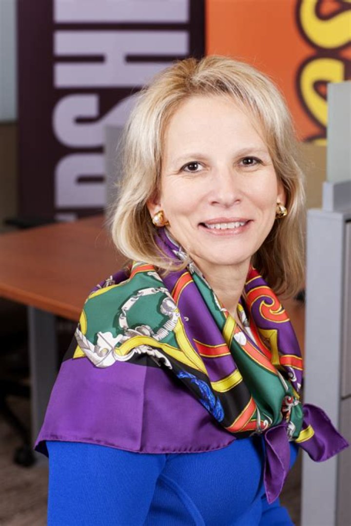 Michele Gross Buck Net Worth (2024)