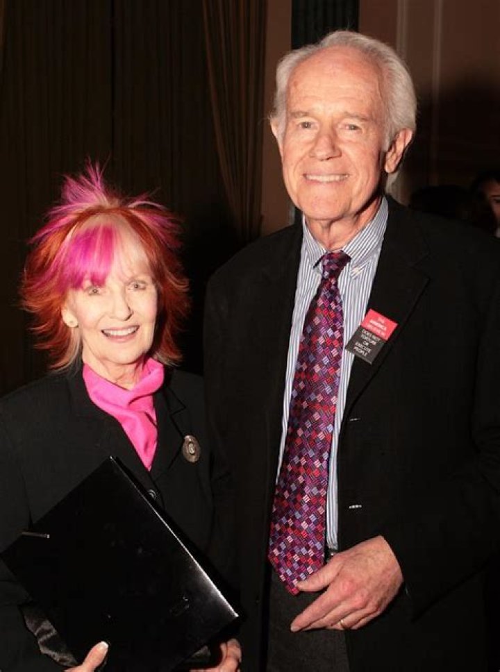 Mike Farrell's Net Worth, Wife Shelley Fabares