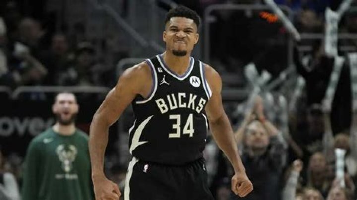 Milwaukee Bucks vs Philadelphia 76ers Final Injury Report date – 4/03/2023: Is Giannis Antetokounmpo Playing against Philadelphia 76ers Tonight?
