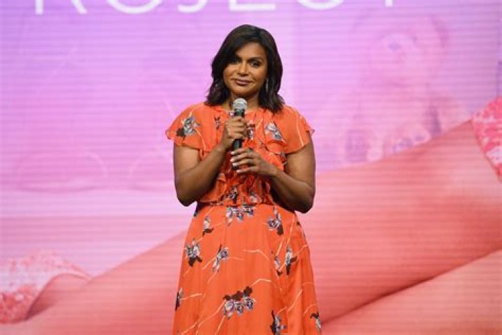 Mindy Kaling’s ‘You’ve Got Mail’ Themed Dinner Party Is A Christmas Rom-Com Dream — PHOTO