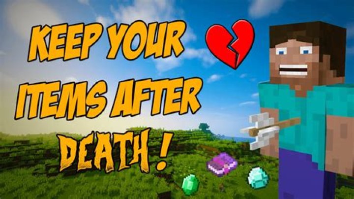Minecraft: How Do You Keep Items After You Die?