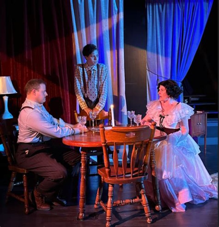 Mockingbird returns with gorgeous ‘Glass Menagerie’