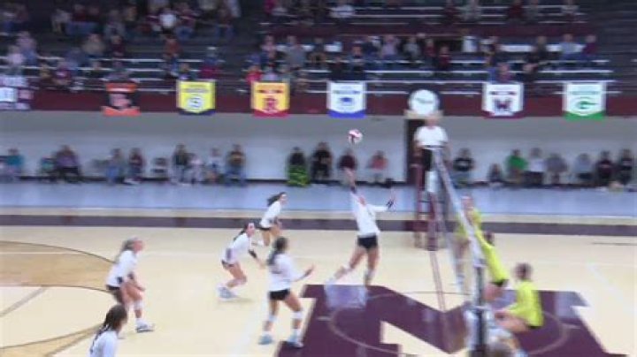 Moline derails Galesburg 2-0 in volleyball action