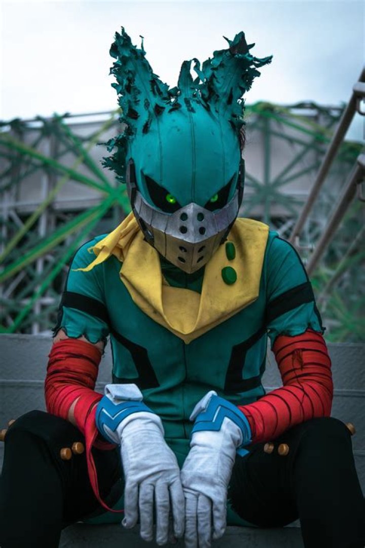 My Hero Academia Cosplay Gets Silly With Deku's All Might Face