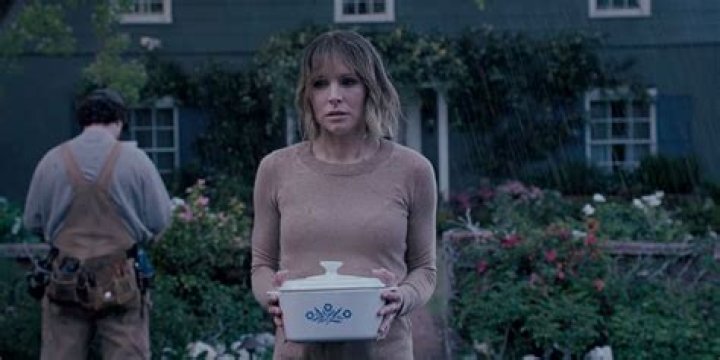 Netflix's 'The Woman in the House' Reveals New Trailer and More