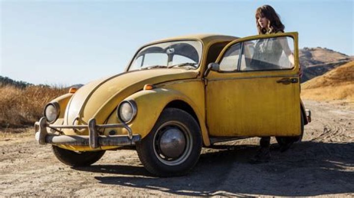 New Bumblebee Trailer Takes Us Back to The 80s