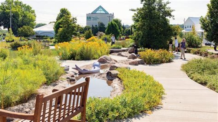 New water play area debuts at Quad City Botanical Center