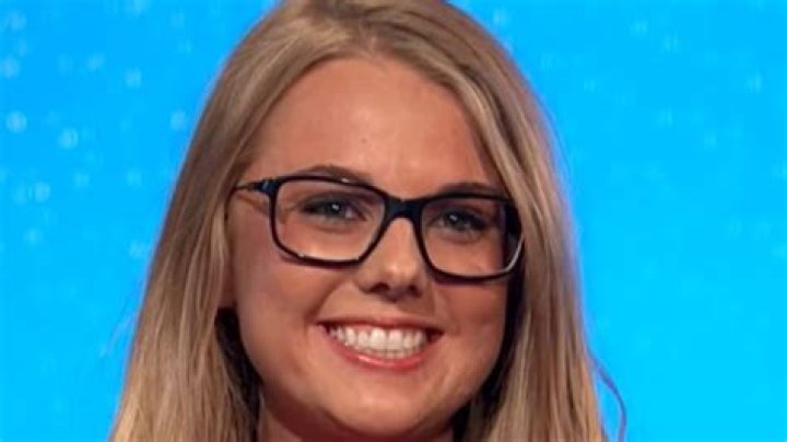 Nicole Franzel shares ‘three easy holiday hairstyles’ for Big Brother fans to try this winter