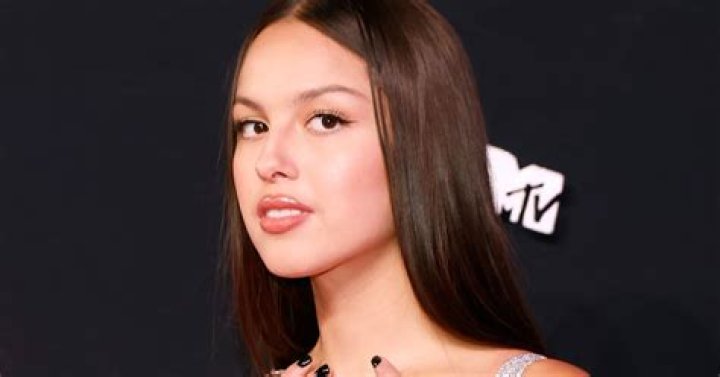 Olivia Rodrigo's 2023 VMAs Makeup Artist Created The Perfect Red Lip