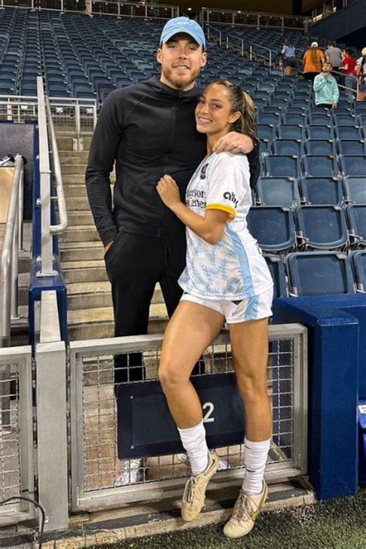 Pat Connaughton Girlfriend Ryan Gareis Is A Soccer Player