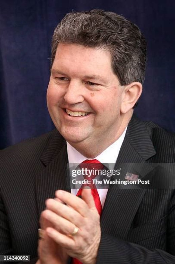 
Patrick R Donahoe
Net Worth
