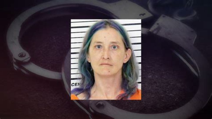 Pekin, Ill., woman charged in Davenport death